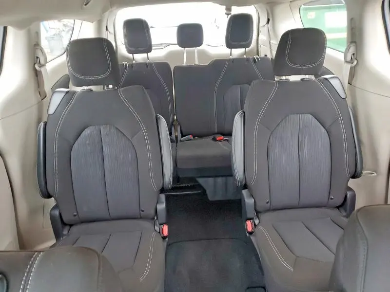 2024 CHRYSLER VOYAGER LX  