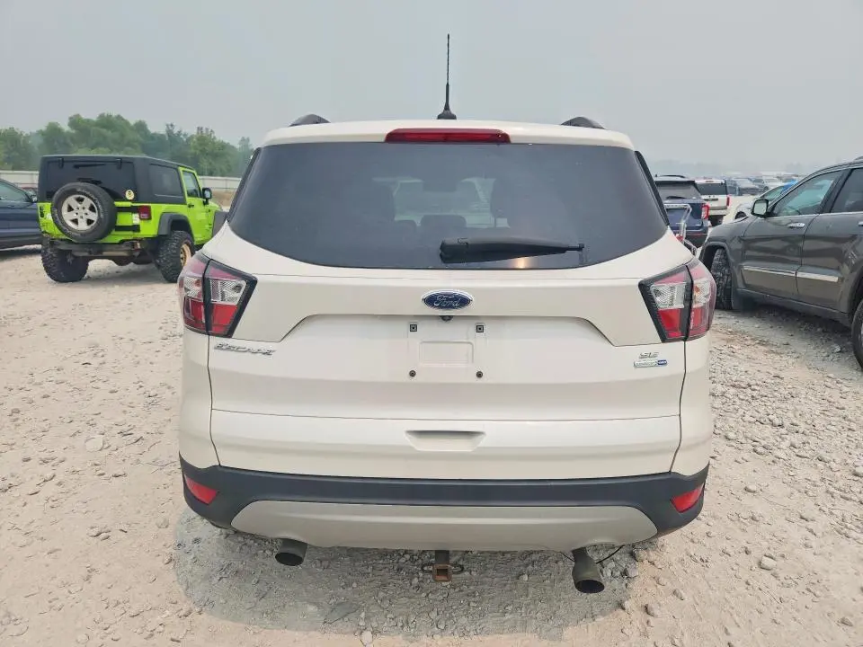 2018 FORD ESCAPE SE  