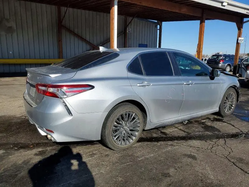 2019 TOYOTA CAMRY SE  