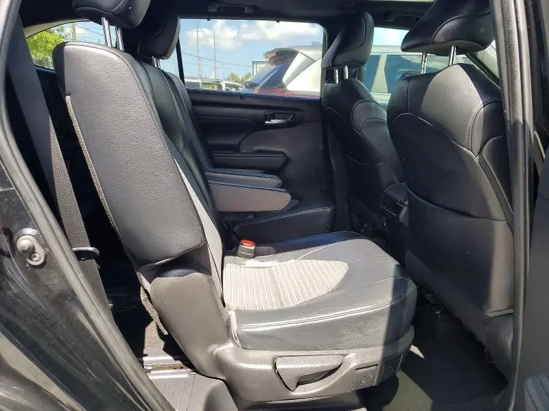 2023 TOYOTA HIGHLANDER XSE  