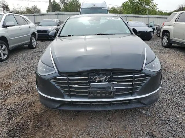 2022 HYUNDAI SONATA SE  