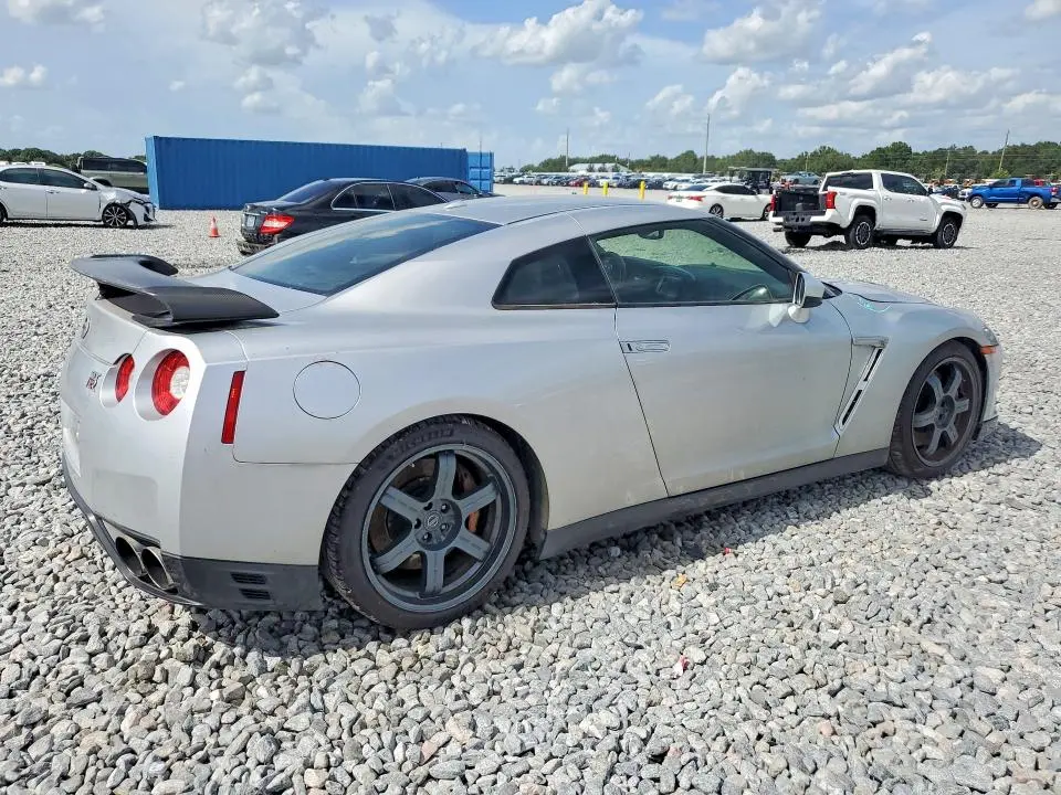 2016 NISSAN GT-R BLACK EDITION  