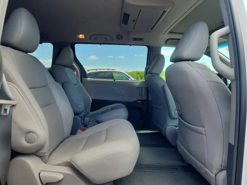 2017 TOYOTA SIENNA XLE PREMIUM 7-PASSENGER  
