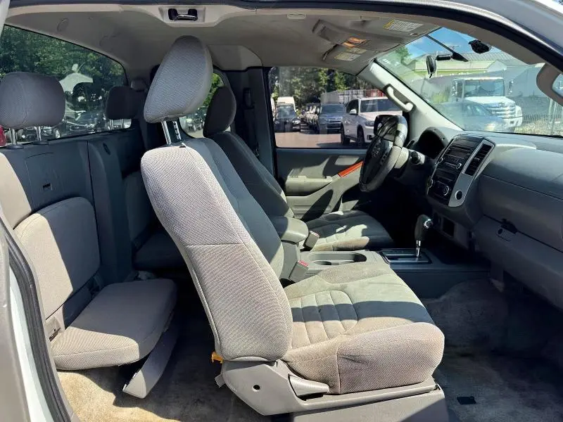 2015 NISSAN FRONTIER S  