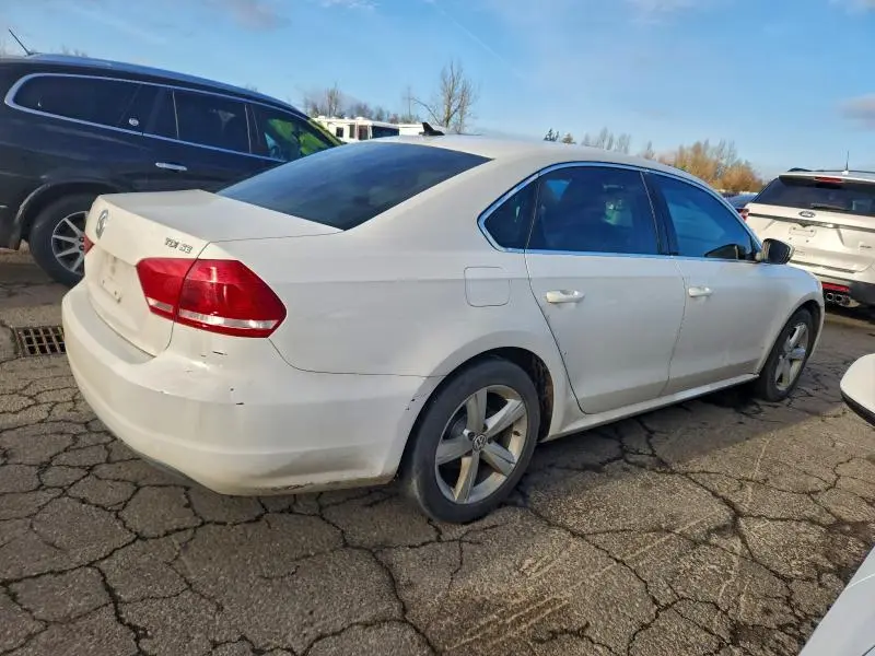 2013 VOLKSWAGEN PASSAT SE  