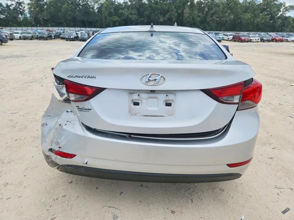 2015 HYUNDAI ELANTRA SE  