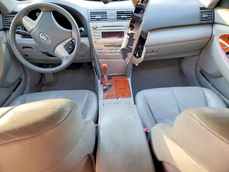 2011 TOYOTA CAMRY XLE  