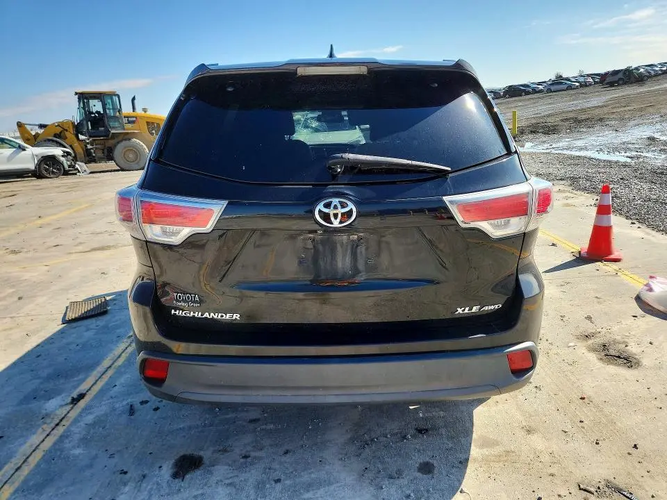 2016 TOYOTA HIGHLANDER XLE  