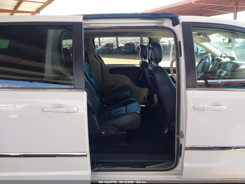 2012 CHRYSLER TOWN & COUNTRY TOURING