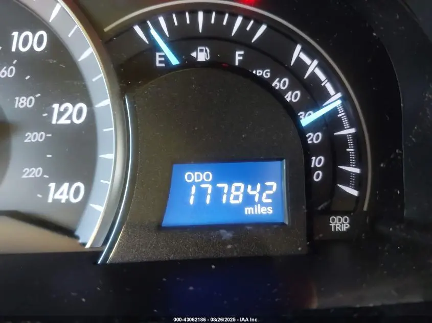 2013 TOYOTA CAMRY LE