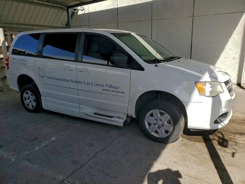 2013 DODGE GRAND CARAVAN SE  