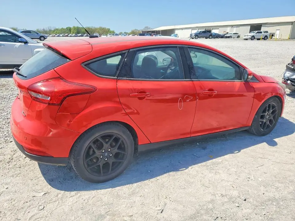2016 FORD FOCUS SE  