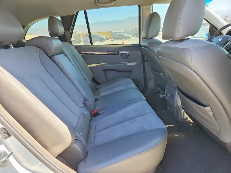 2012 HYUNDAI SANTA FE SE  