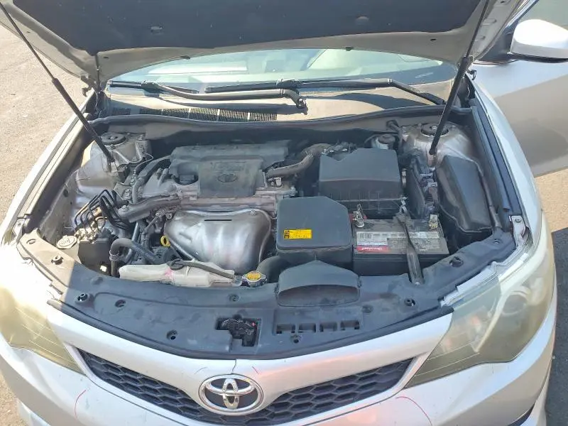 2014 TOYOTA CAMRY SE  