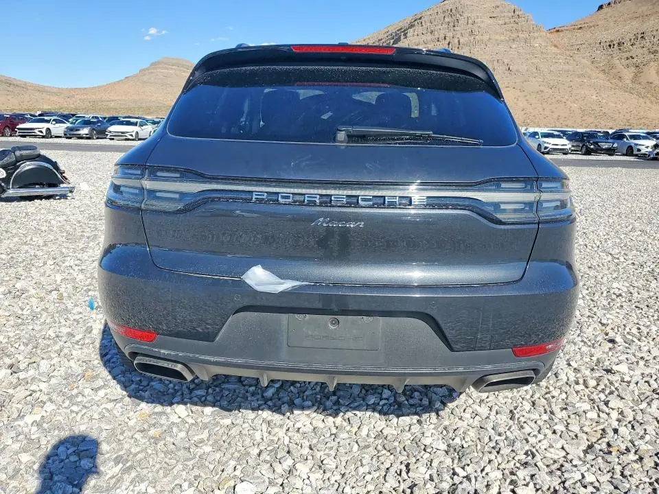 2019 PORSCHE MACAN   