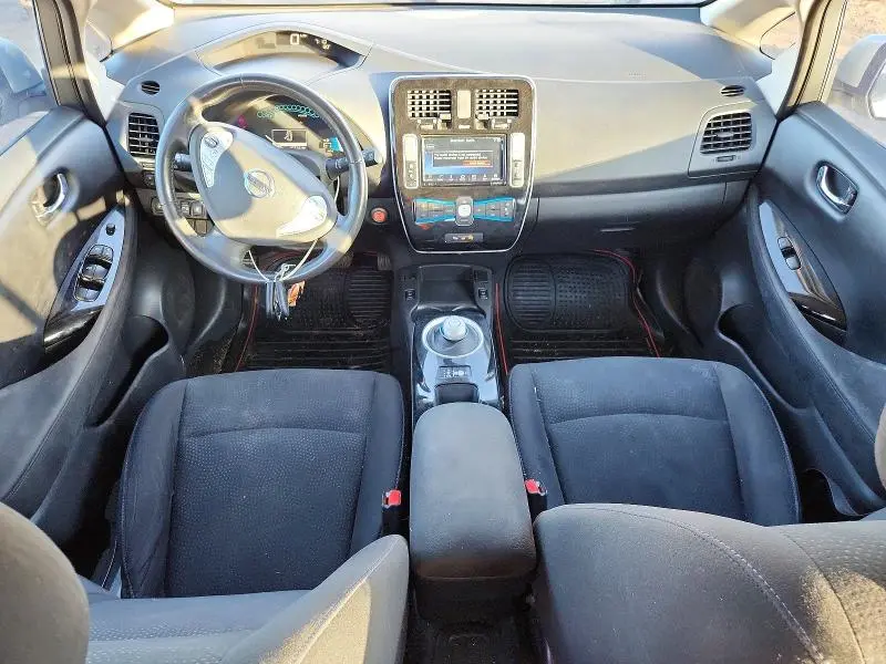 2017 NISSAN LEAF SV  