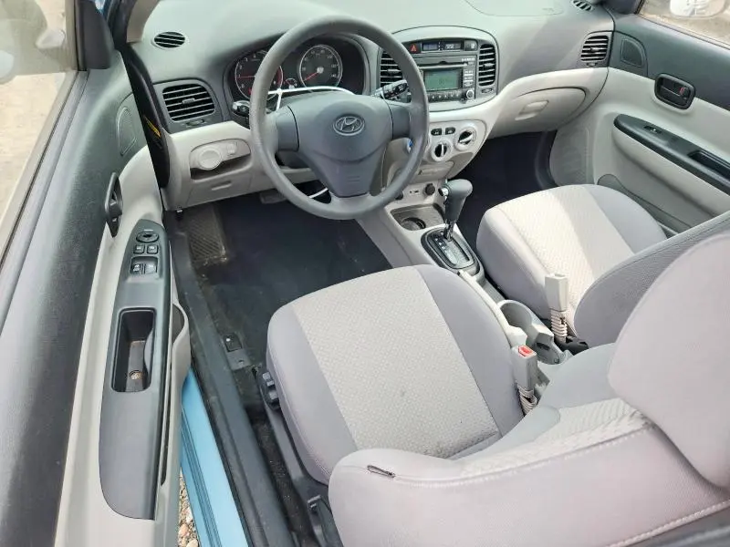 2010 HYUNDAI ACCENT GS  