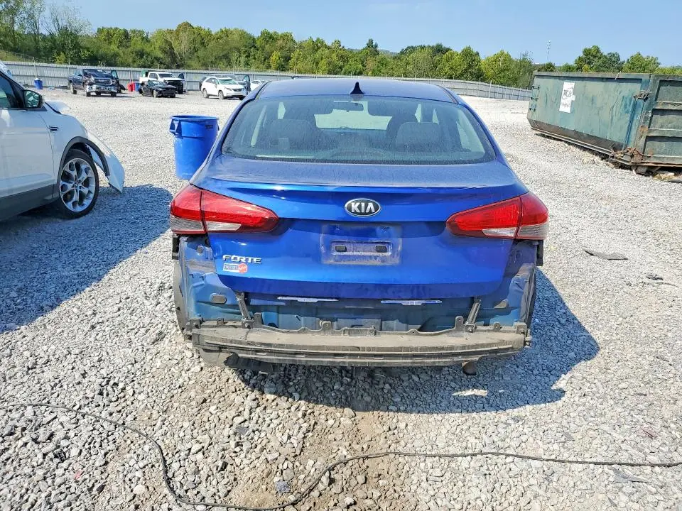 2017 KIA FORTE LX  