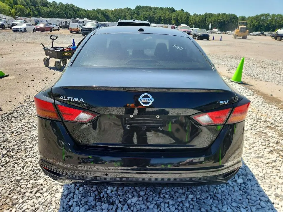 2021 NISSAN ALTIMA SV  