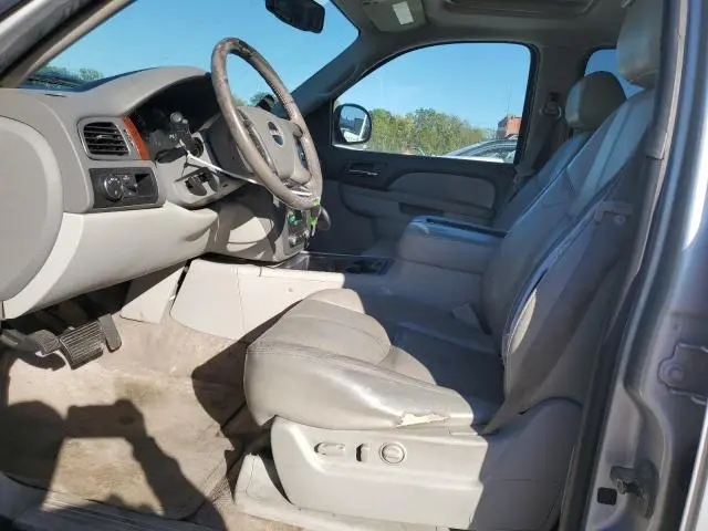 2010 GMC YUKON XL C1500 SLT  