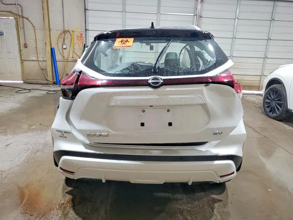 2023 NISSAN KICKS SV  