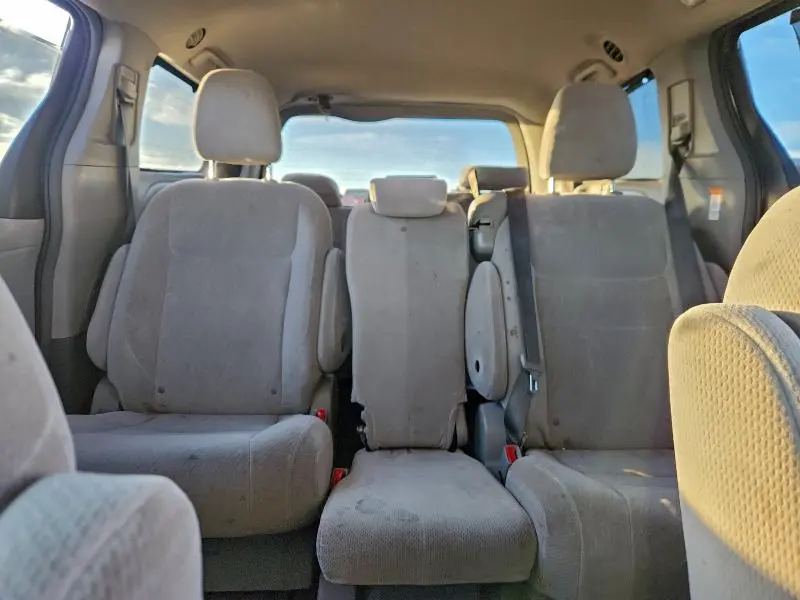 2016 TOYOTA SIENNA LE 8-PASSENGER  