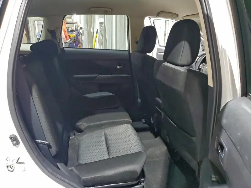 2014 MITSUBISHI OUTLANDER SE  