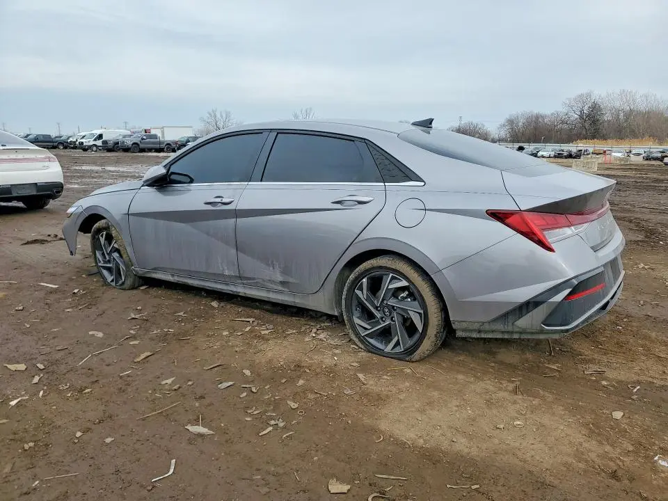 2025 HYUNDAI ELANTRA SEL  