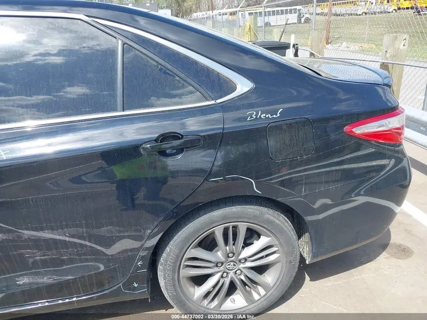 2016 TOYOTA CAMRY SE