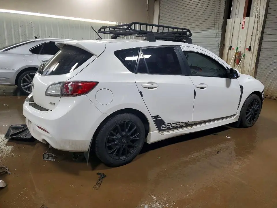 2011 MAZDA 3 S  