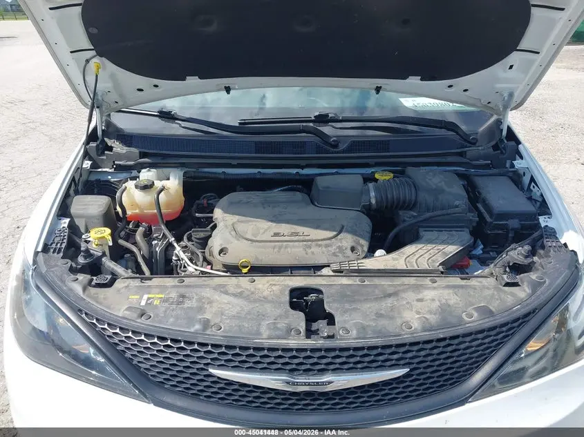 2022 CHRYSLER VOYAGER LX