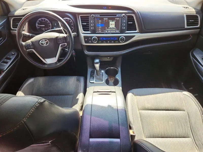 2016 TOYOTA HIGHLANDER LE PLUS  