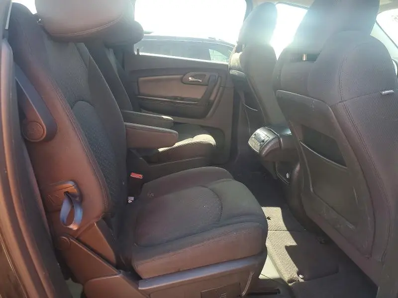2011 CHEVROLET TRAVERSE LT  