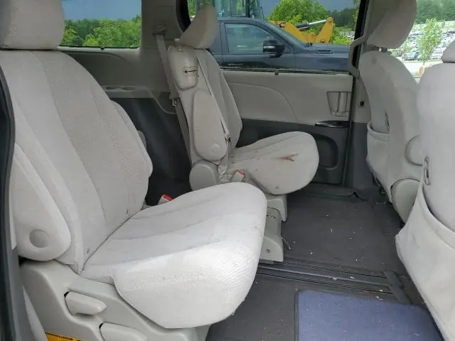 2011 TOYOTA SIENNA LE  