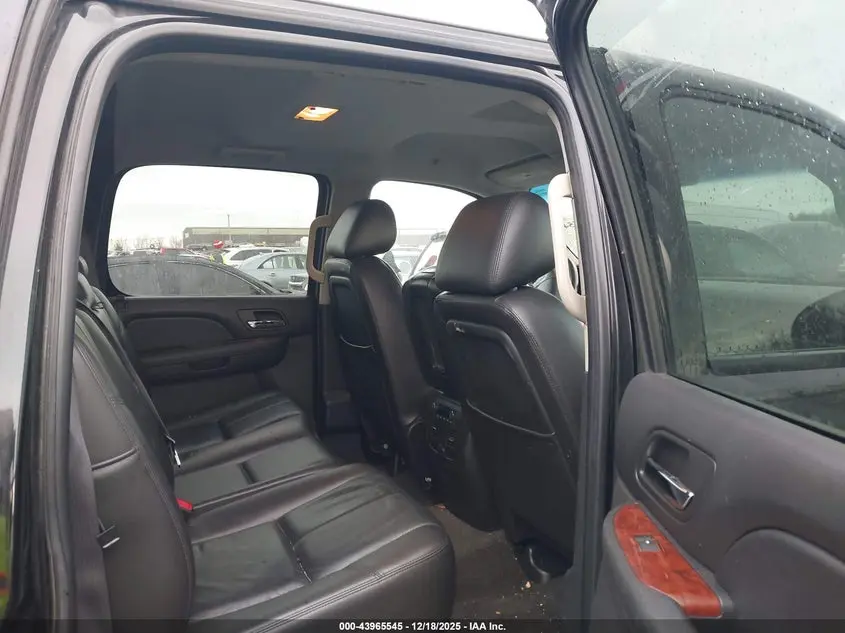 2011 CHEVROLET AVALANCHE LT