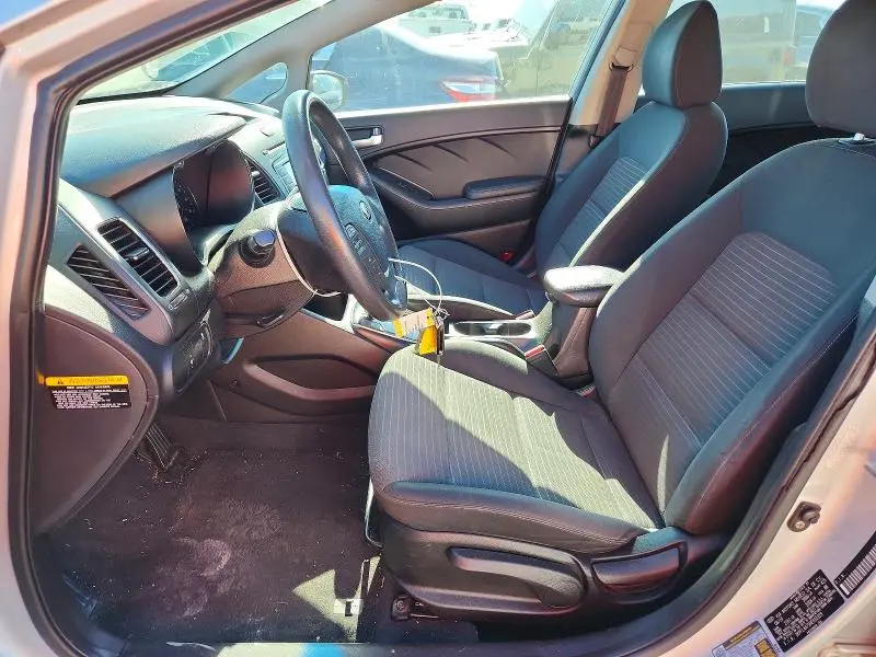 2017 KIA FORTE LX  