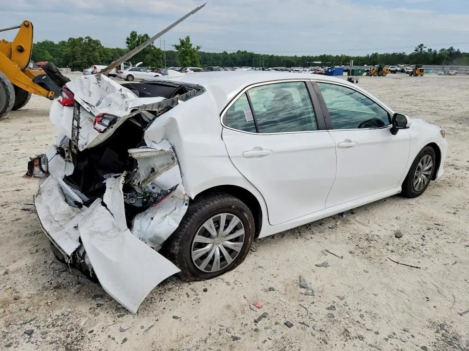 2022 TOYOTA CAMRY LE  