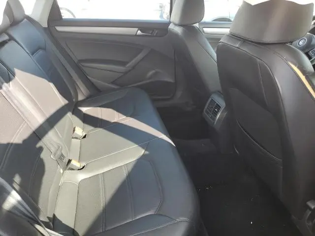 2014 VOLKSWAGEN PASSAT SE