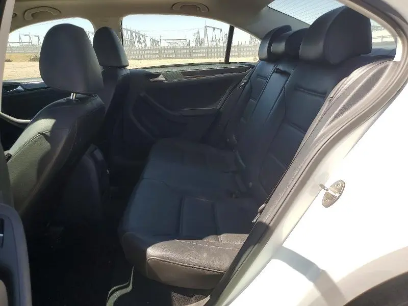 2016 VOLKSWAGEN JETTA SEL  