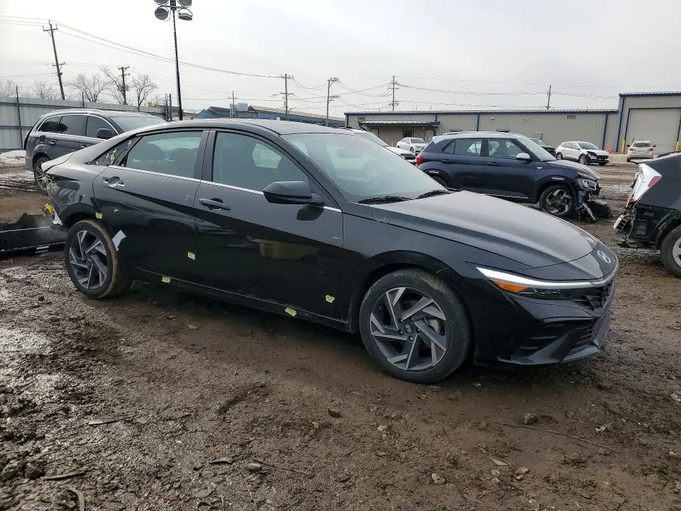 2024 HYUNDAI ELANTRA SEL  