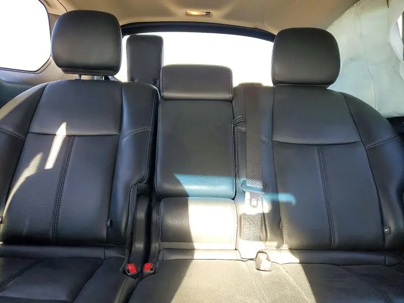 2016 NISSAN PATHFINDER SL  