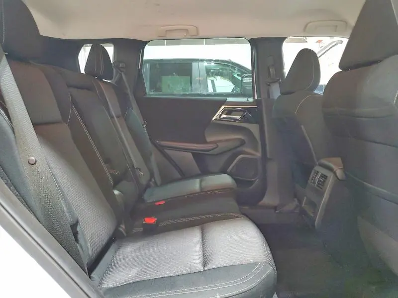 2023 MITSUBISHI OUTLANDER ES  