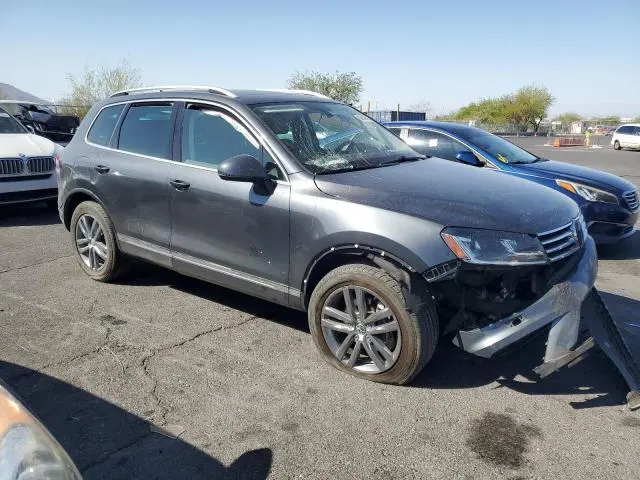 2016 VOLKSWAGEN TOUAREG SPORT  