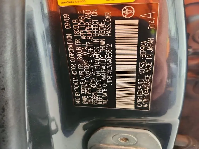 2010 TOYOTA YARIS BASE  