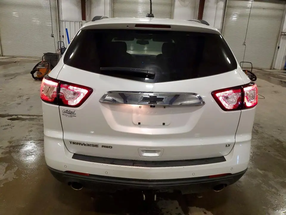 2017 CHEVROLET TRAVERSE LT  