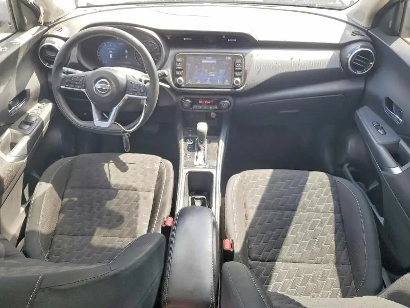 2021 NISSAN KICKS SV  