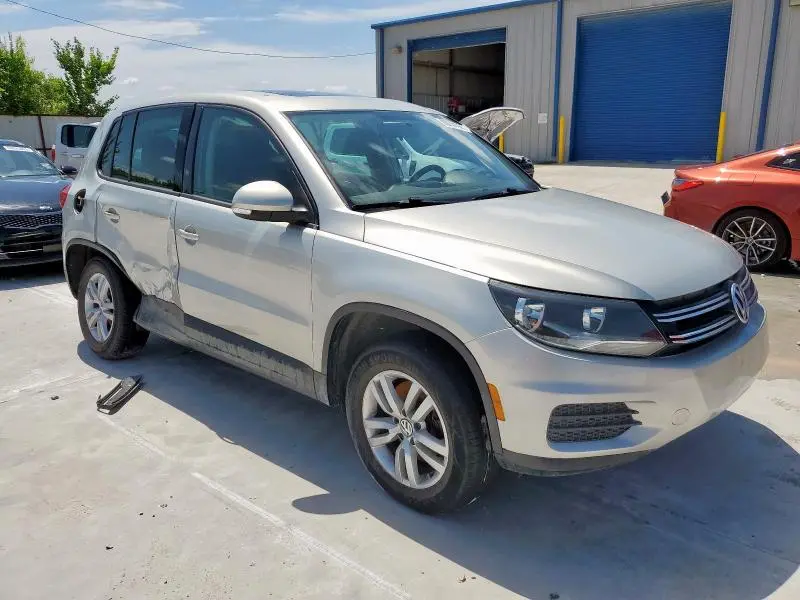 2013 VOLKSWAGEN TIGUAN S  