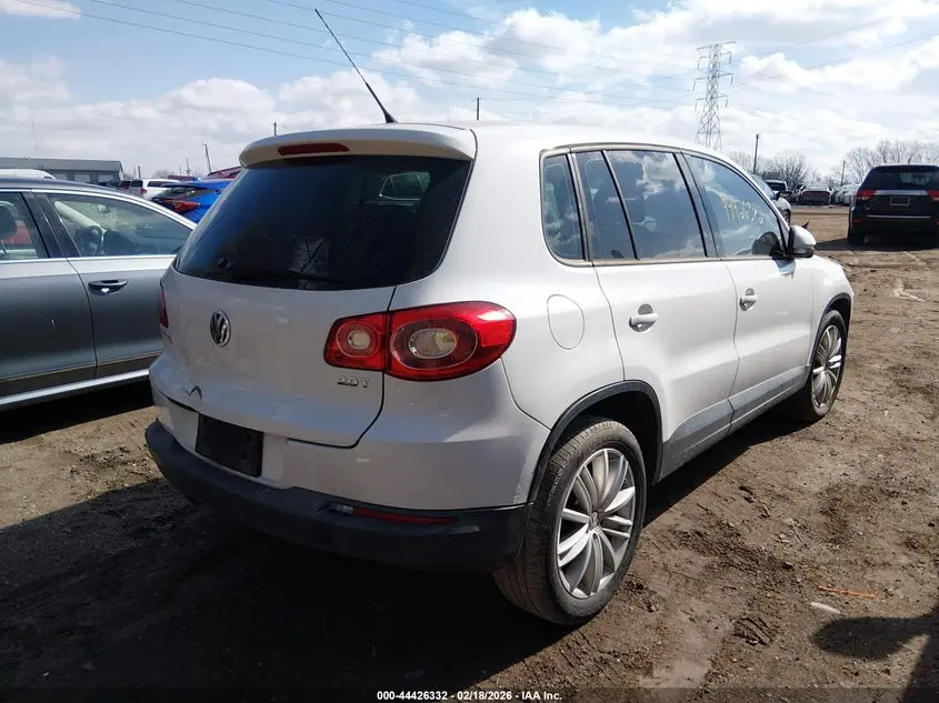 2011 VOLKSWAGEN TIGUAN S