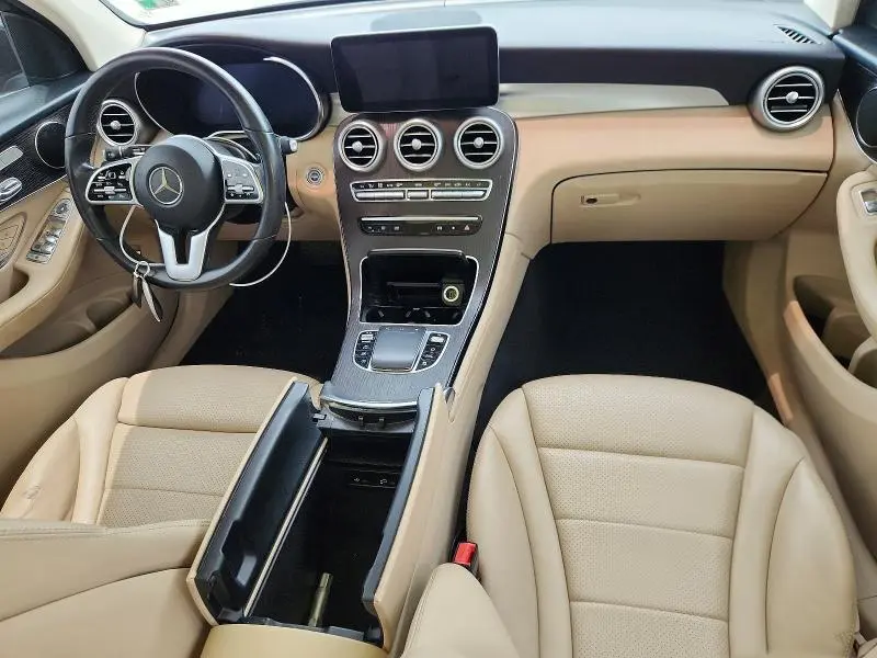 2021 MERCEDES-BENZ GLC 300  