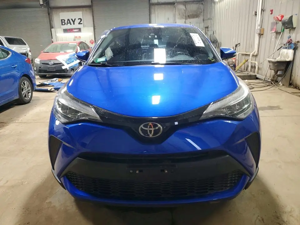 2020 TOYOTA C-HR XLE  